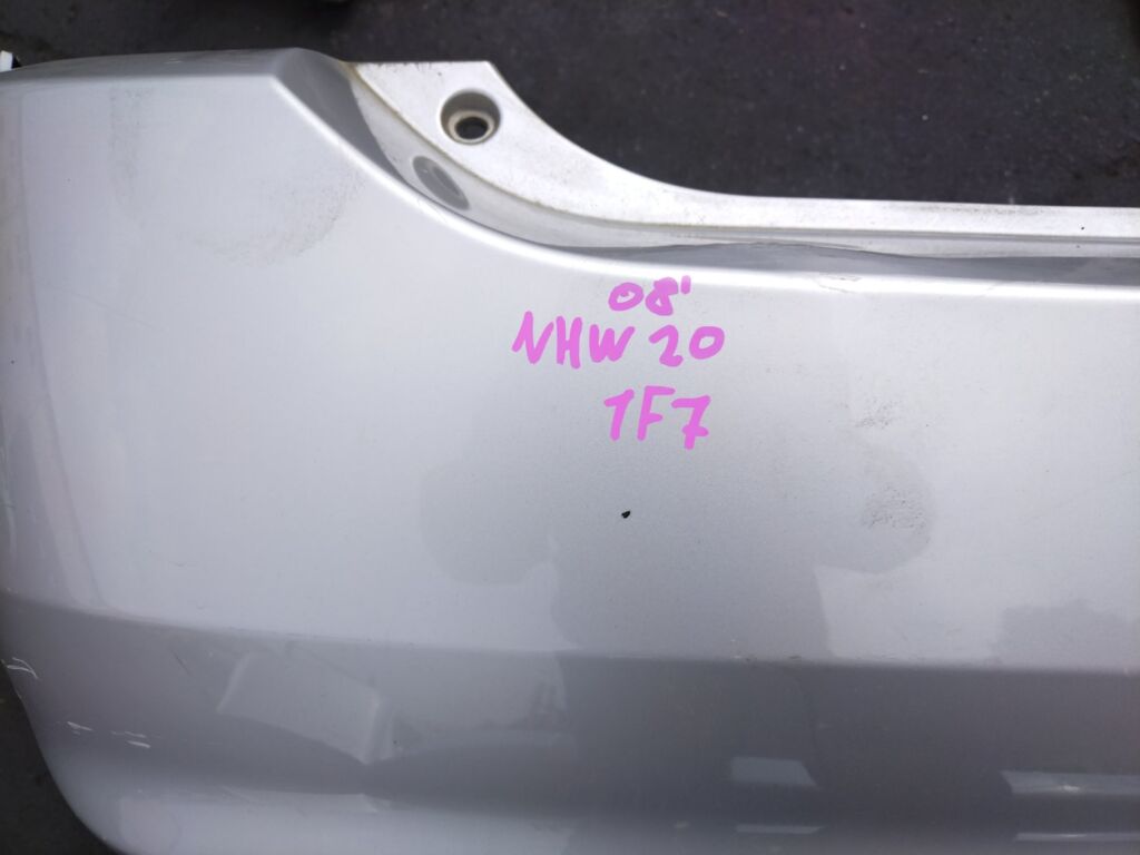 Бампер на Toyota Prius NHW20, Заднее расположение