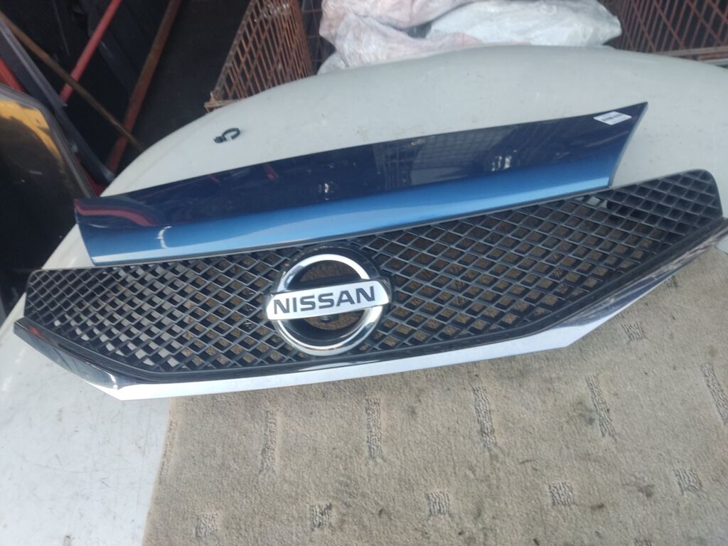 Решетка радиатора на Nissan Note E12