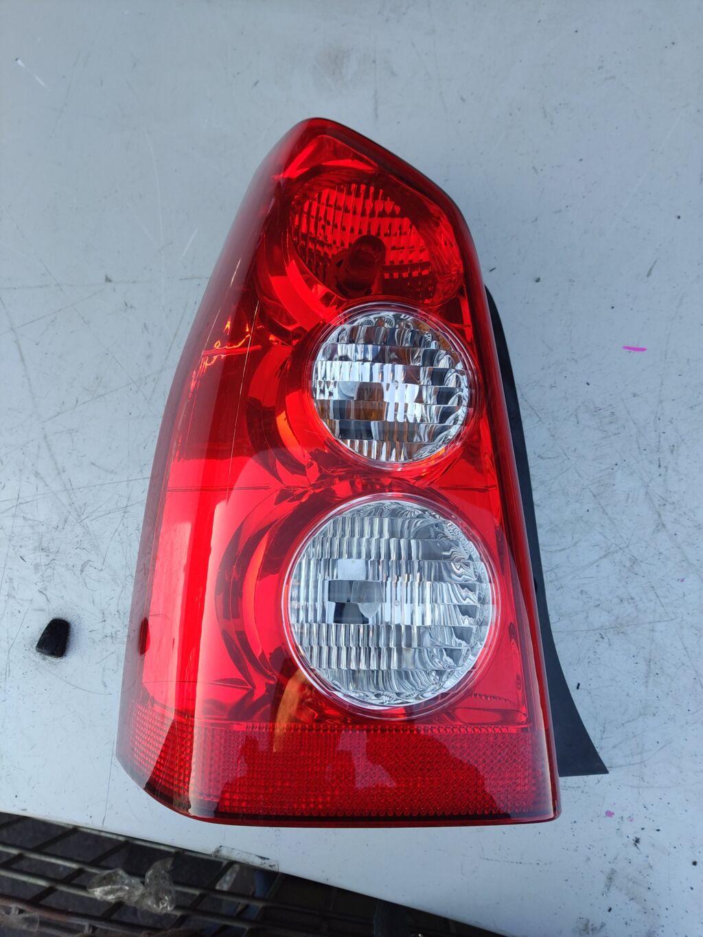 Стоп на Mazda Tribute EP3W 220-61051, Левое расположение
