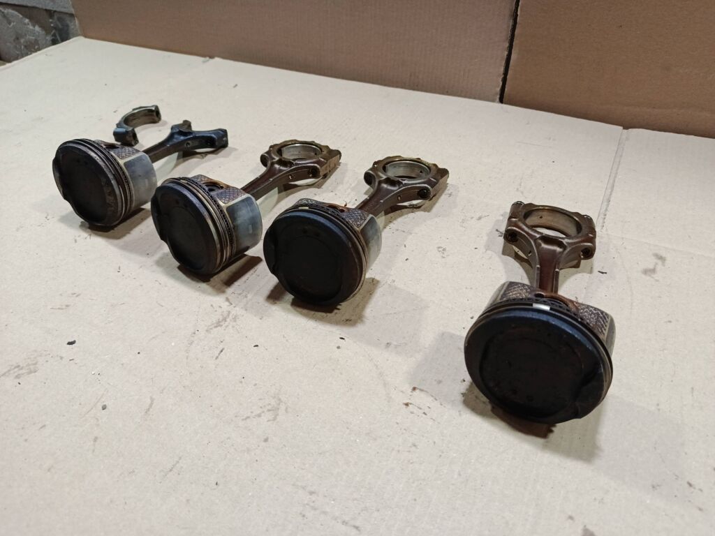 Поршень на Toyota Vista ZZV50 1ZZ-FE