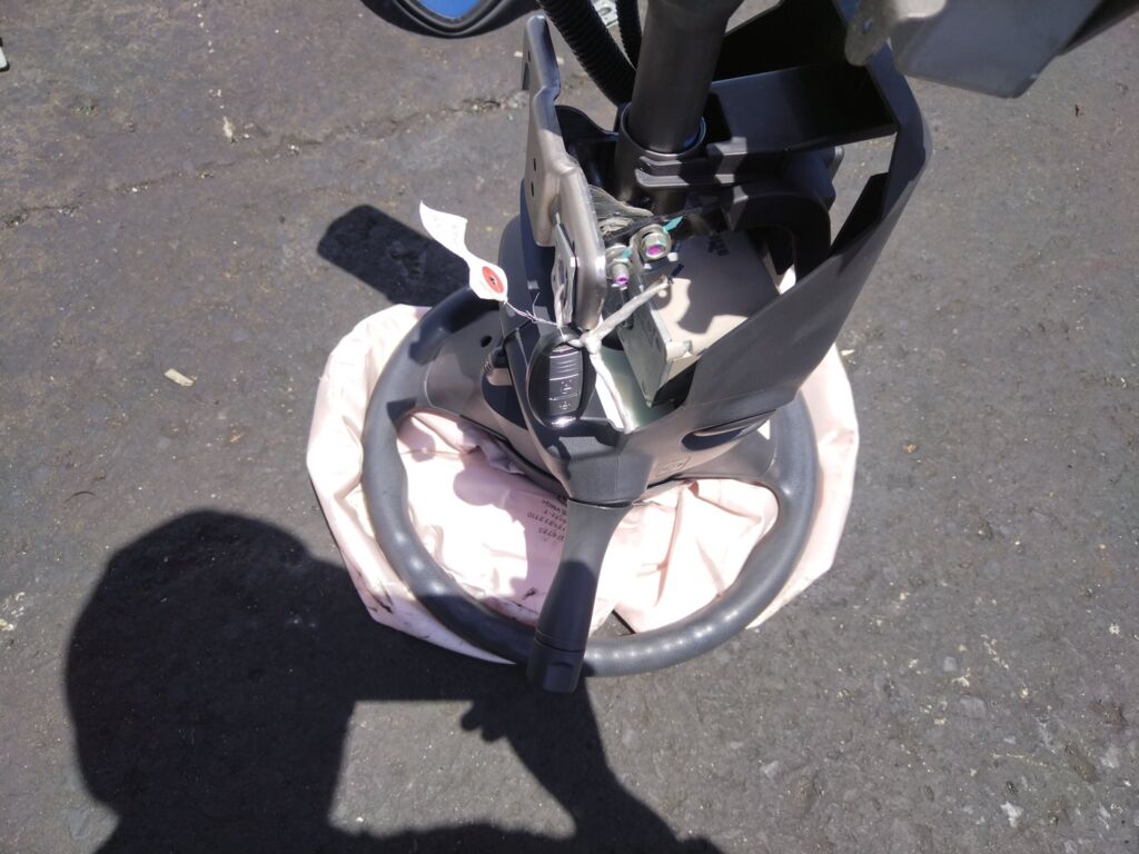 Рулевая колонка на Nissan March K13