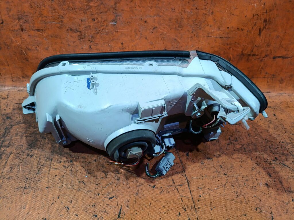 Фара на Toyota Crown GS171 30-278, Правое расположение