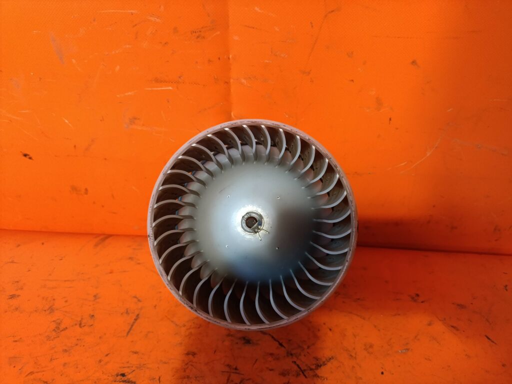 Мотор печки на Mitsubishi Colt Plus Z23W MN140153