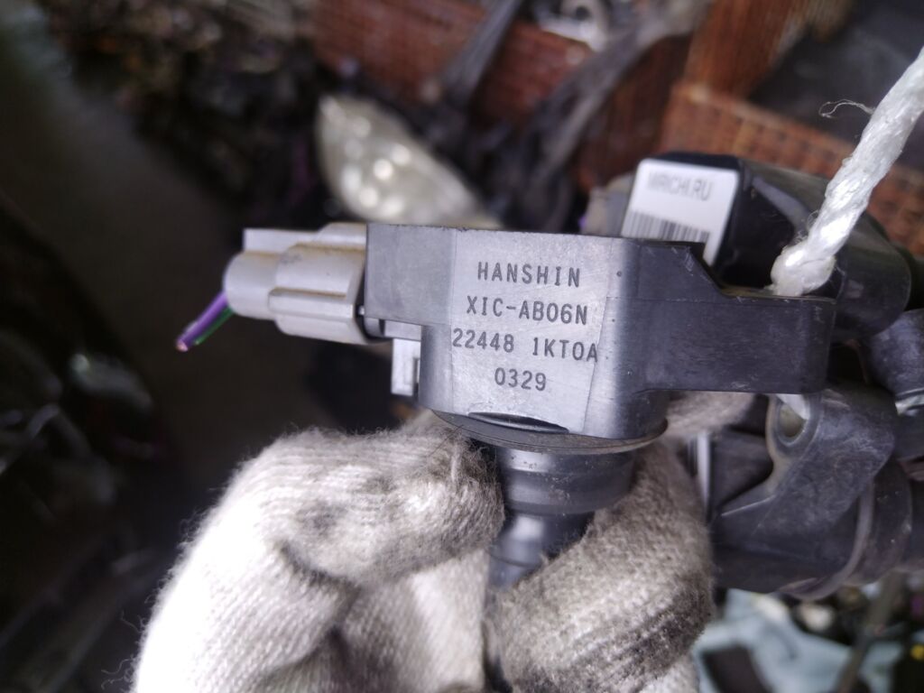 Катушка зажигания на Nissan Note E11 HR15DE 22448-1KT0A