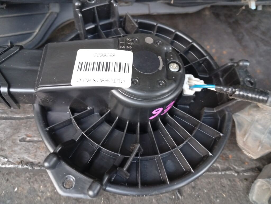 Мотор печки на Honda Fit GE6 79310-TF0-003