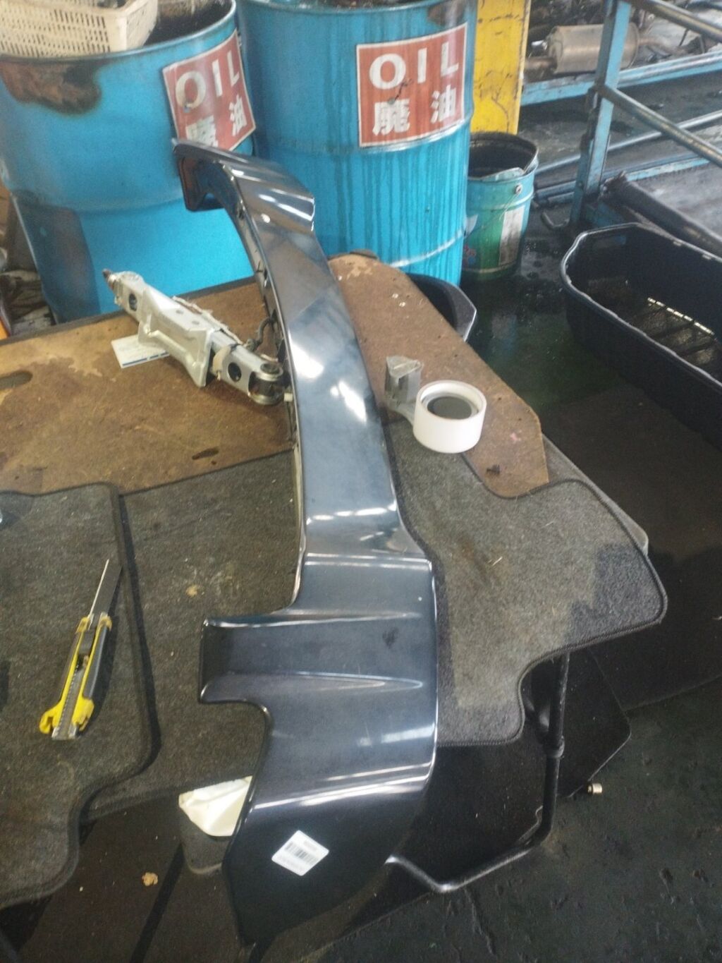 Спойлер на Honda Stepwgn RK5, Заднее расположение