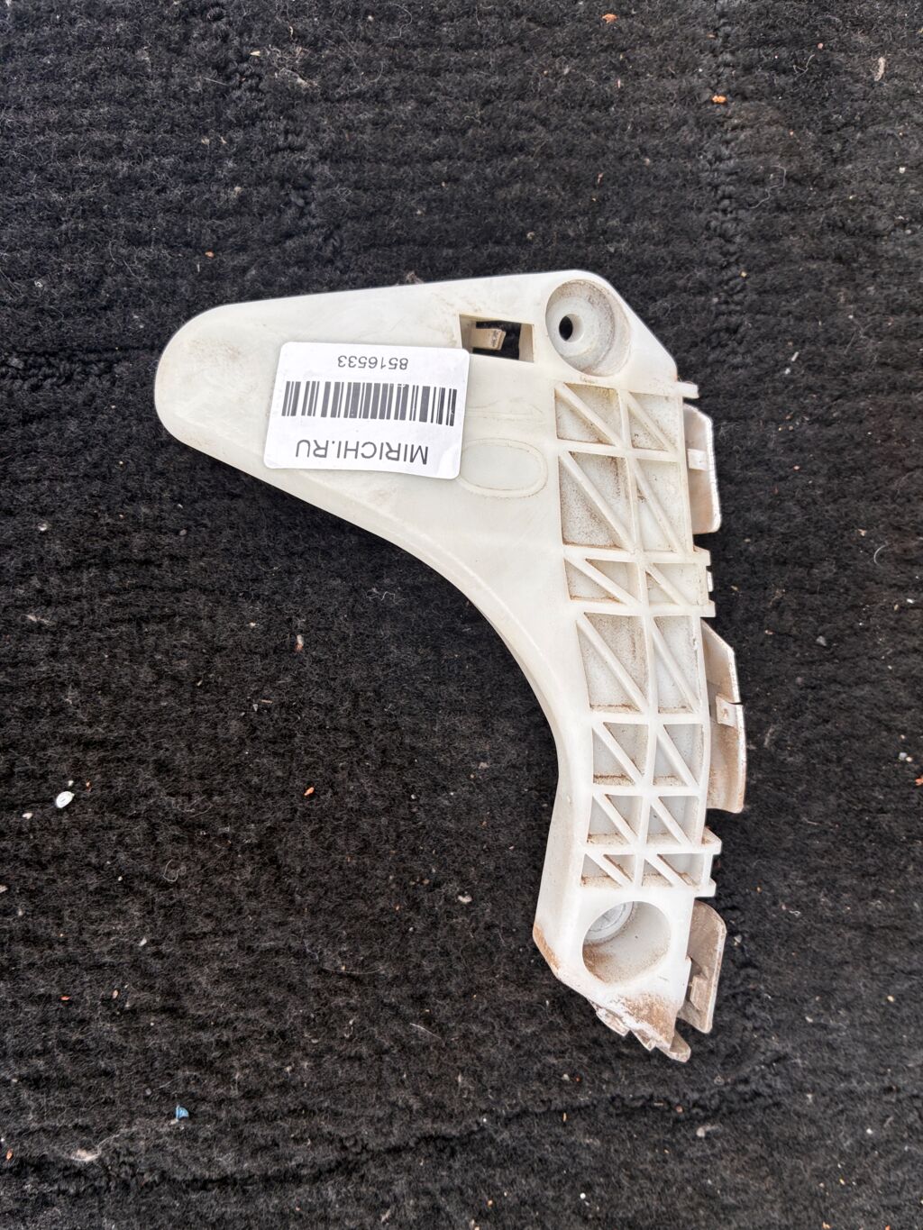 Крепление бампера на Toyota Ractis SCP100 52536-52090, Переднее Левое расположение