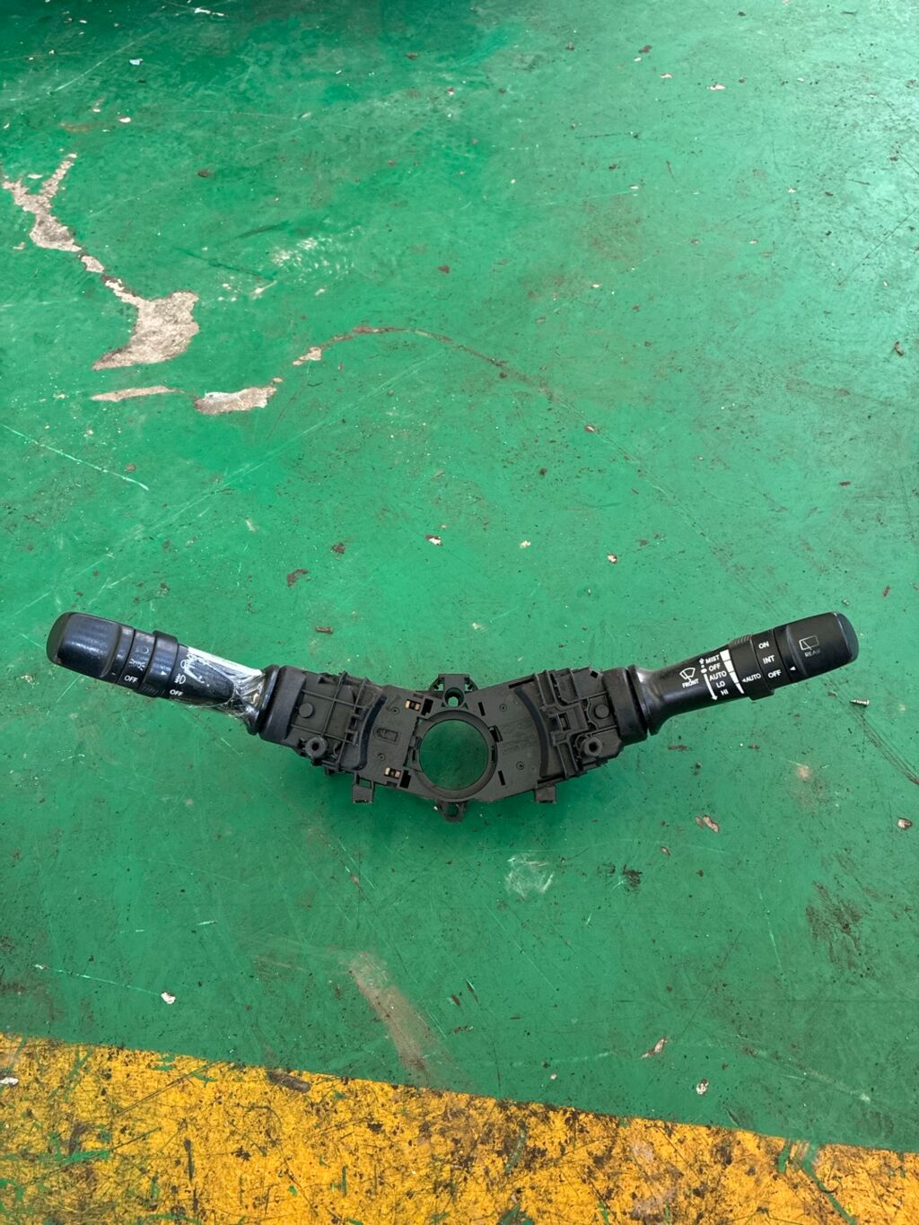 Переключатель поворотов на Kia Sportage SL 93410-1X030  93420-2S150