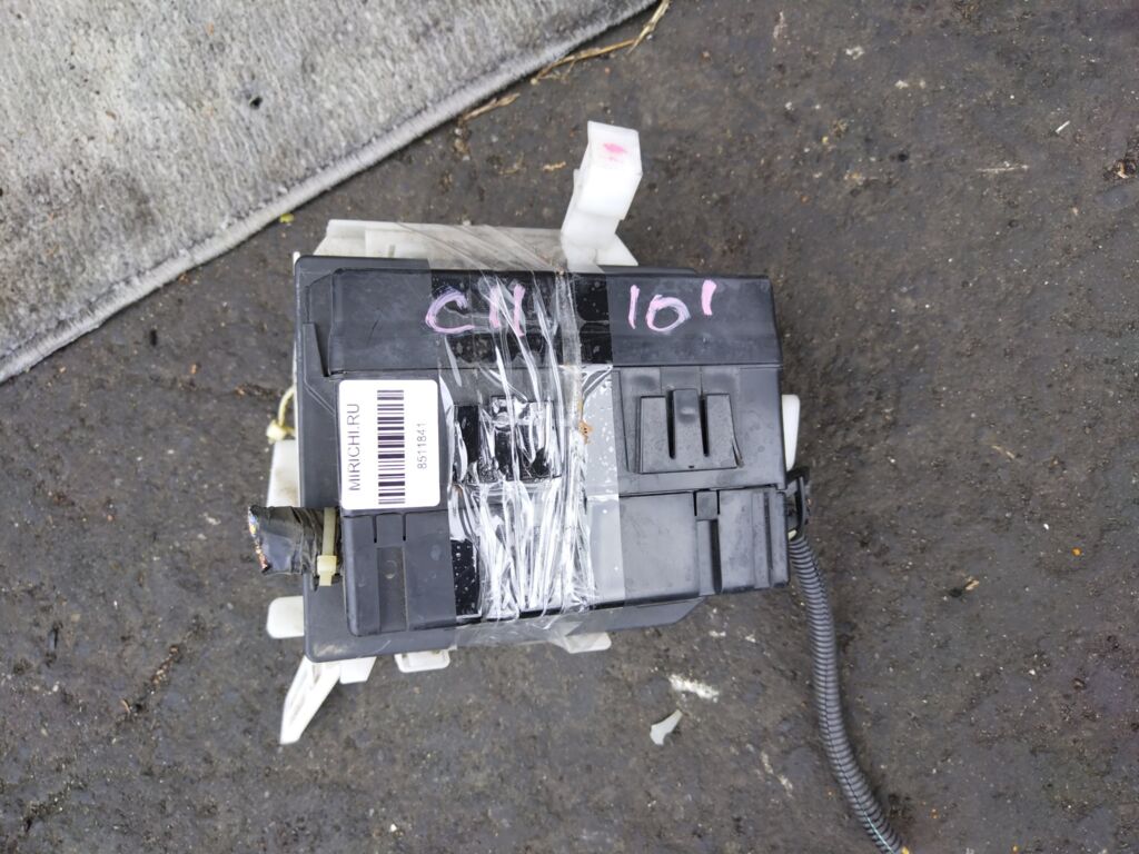 Блок предохранителей на Nissan Tiida C11 HR15DE