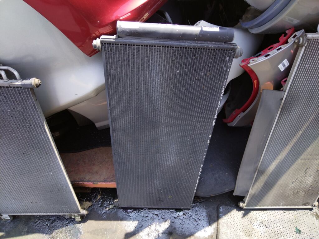 Радиатор кондиционера на Honda Freed GB3 L15A