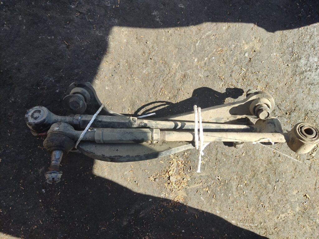 Рычаг на Toyota Avensis AZT250 1AZ-FSE 48770-21010  48770-21011  UQ-075-7871, Заднее Верхнее расположение