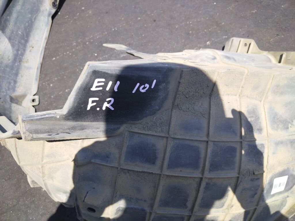 Подкрылок на Nissan Note E11 HR15DE 63840-1U600  212630  2711FP1  2711FP1T  63840-8Y20A  63840-9U000  63840-9U20A  63840-9U20B  638429U000  8400-618  915.NS11115R  974592  DS11174AR  DT501016L0R00  FP 5013 388  NNNOT06-300-R  NNNOT06300R  NNNOT06301R  PDS11174AR  ST-DTE1-016L-1, Переднее Правое расположение