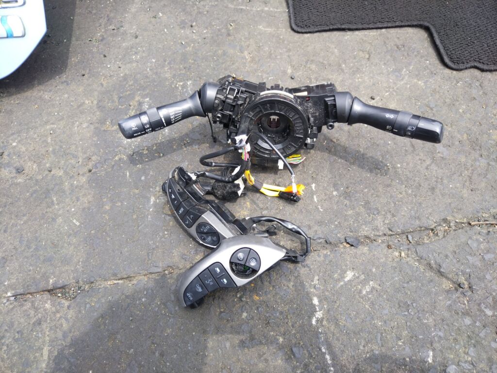 Шлейф-лента air bag на Toyota Prius NHW20 84306-48030