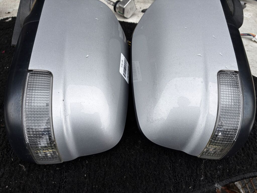 Зеркало двери боковой на Nissan Serena FC26
