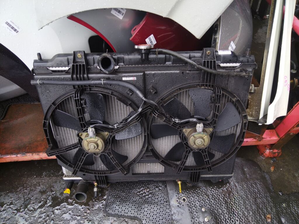 Радиатор ДВС на Nissan X-Trail NT30 QR20DE