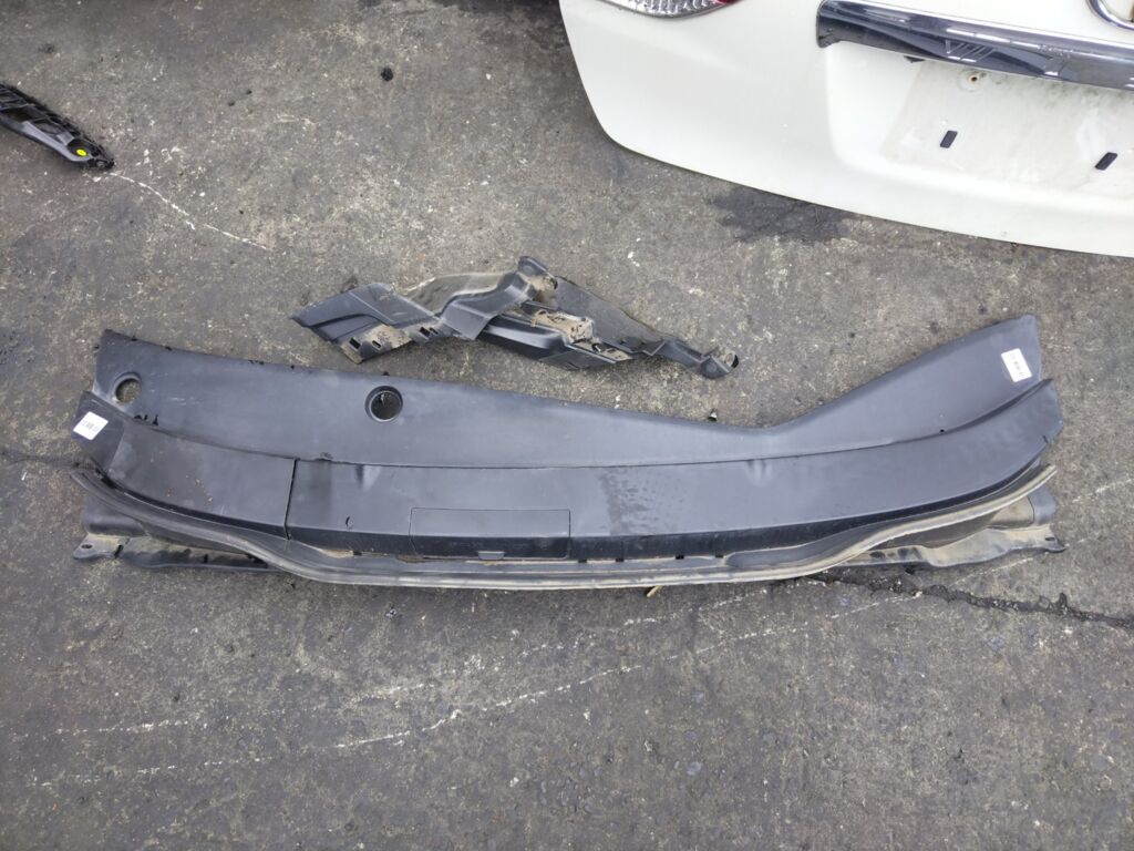 Решетка под лобовое стекло на Honda Insight ZE2 74200-TM8A-0002-50