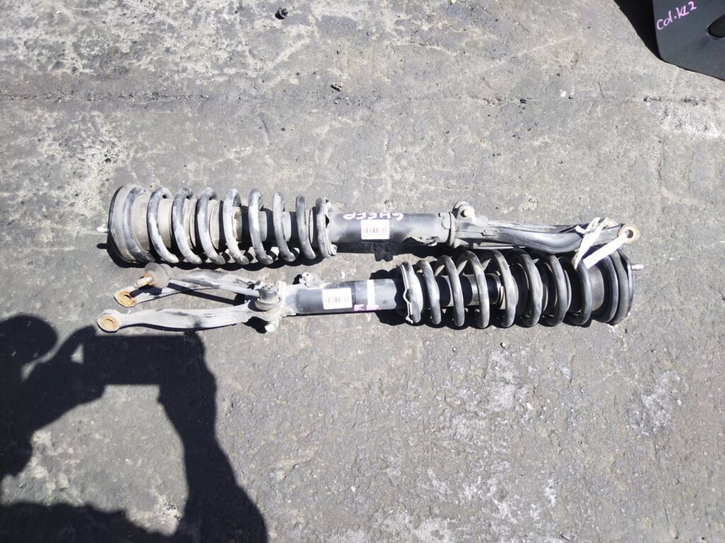 Стойка амортизатора на Mazda Atenza GHEFP LF-VD, Переднее расположение