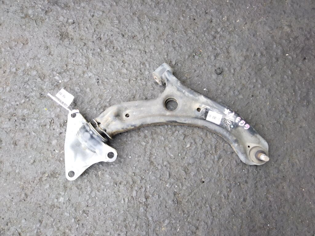 Рычаг на Honda Freed GB3 L15A, Переднее Правое расположение