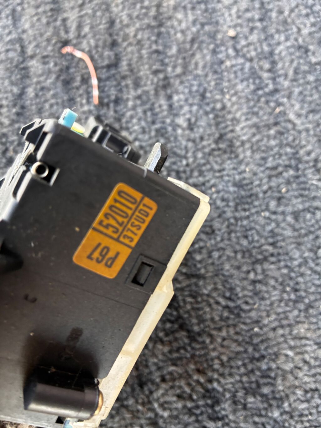 Переключатель поворотов на Toyota Funcargo NCP20