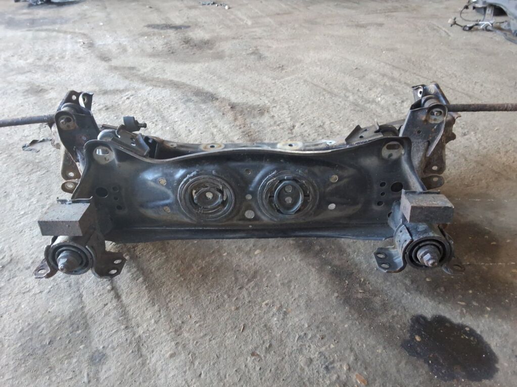Балка подвески на Toyota Chaser JZX105 1JZ-GE, Заднее расположение