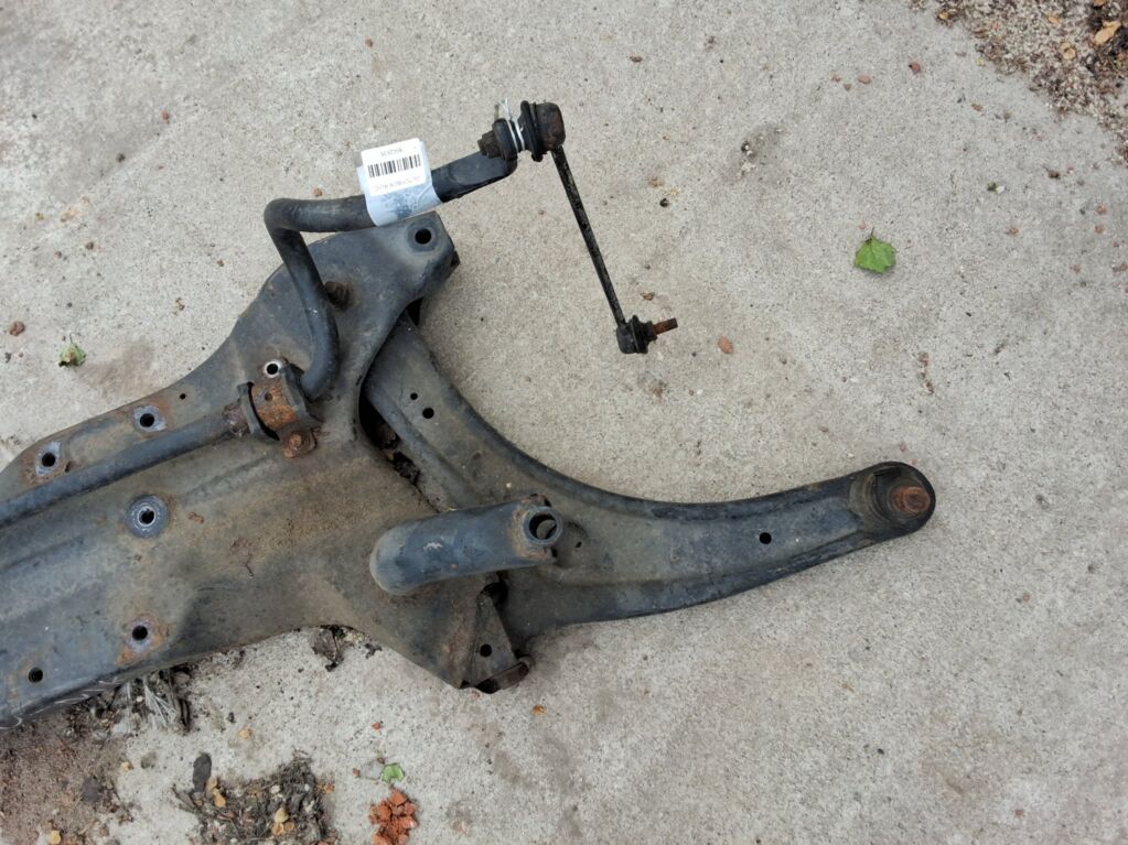 Балка под ДВС на Mitsubishi Outlander CW5W 4B12