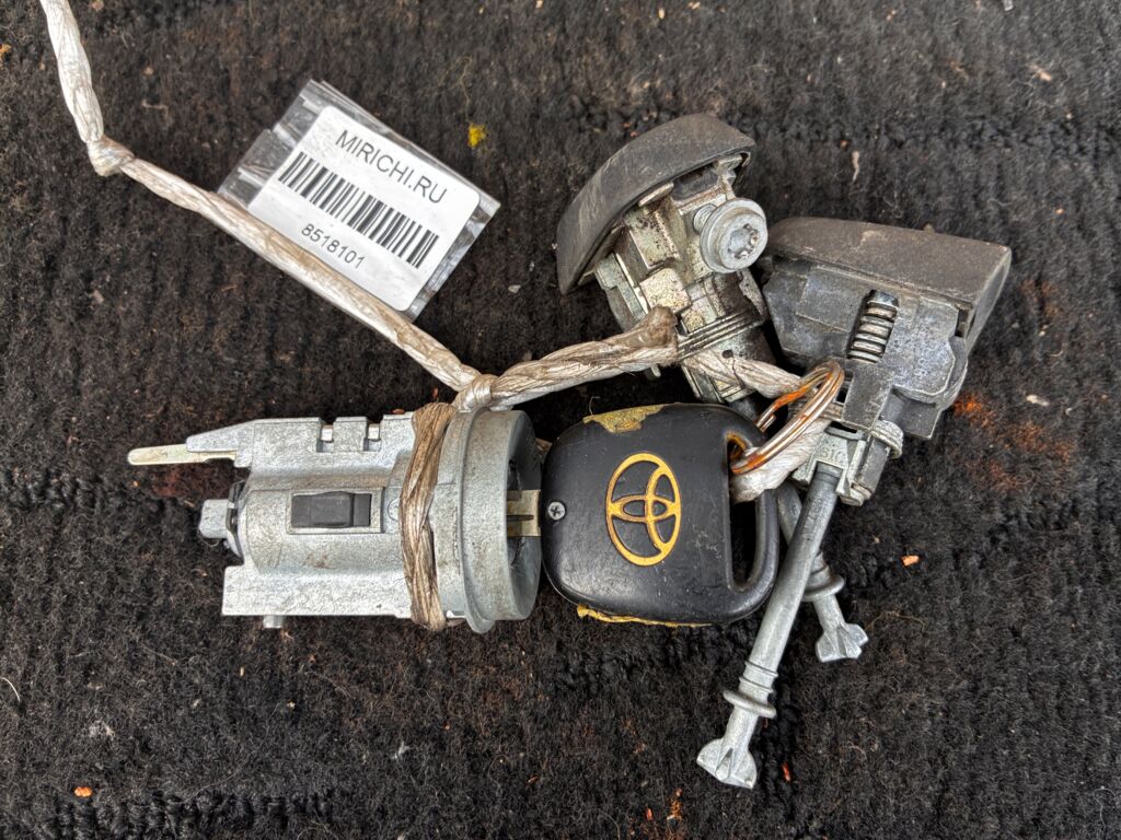 Замок зажигания на Toyota Probox NCP51V 69570-12180