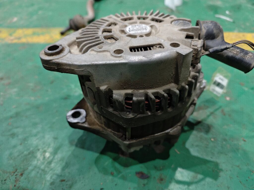 Генератор 23100-1AA1A на Nissan Teana J32 VQ25DE Фото 2
