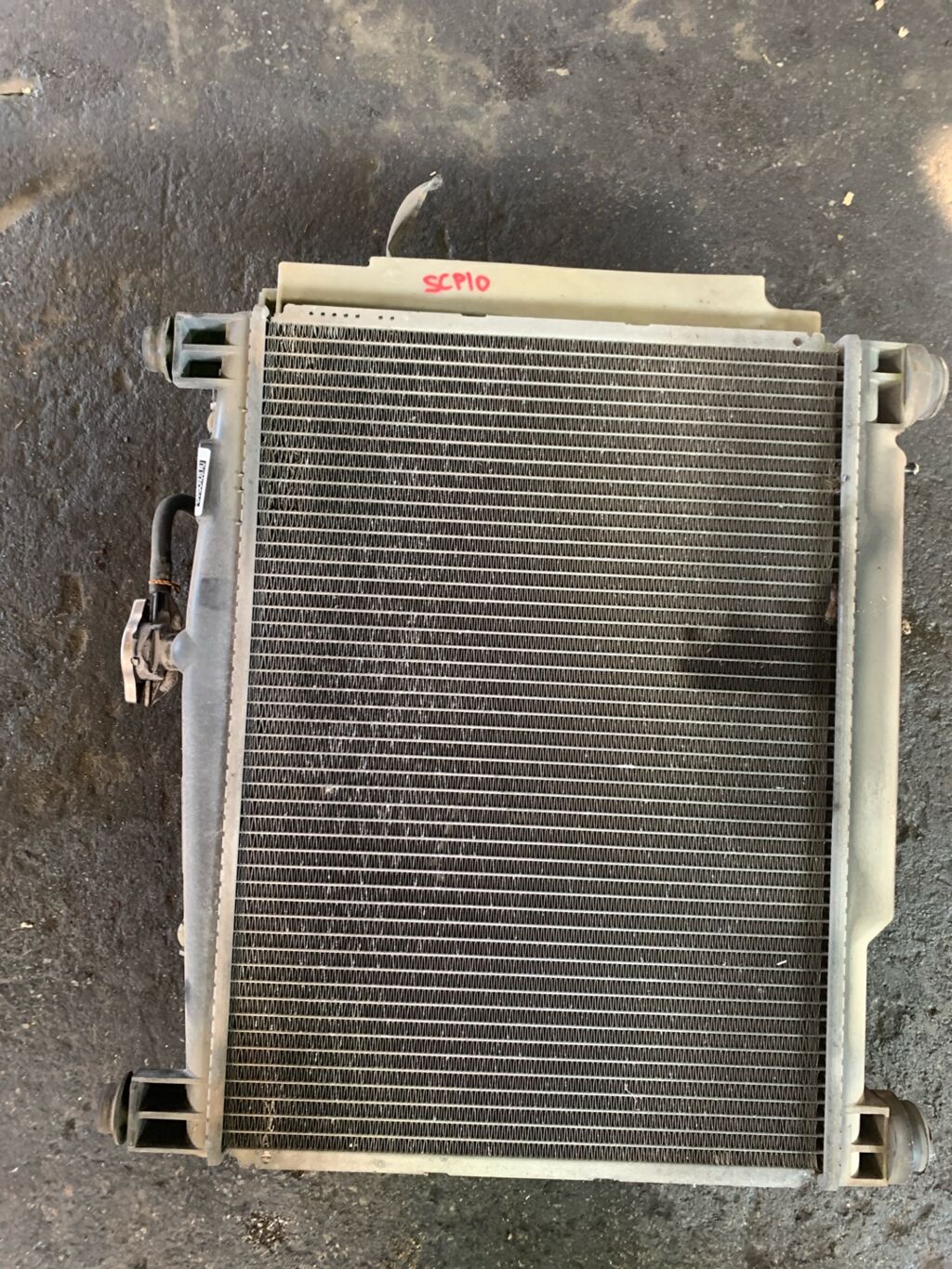Радиатор ДВС на Toyota Vitz SCP10 1SZ-FE 16400-0J010  16400-0J020  16400-0J050  16400-23080  16400-23090  16400-23091  16400-23100  16400-23110  16400-23111  16400-23140  16400-23150  164002308087  164002310087  64789А  64801  FX-036-0991  FX-036-0991A  TD-036-0991  TD-036-0991A
