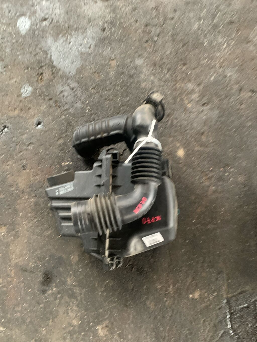 Корпус воздушного фильтра на Toyota Will Cypha NCP70 2NZ-FE 17700-21050