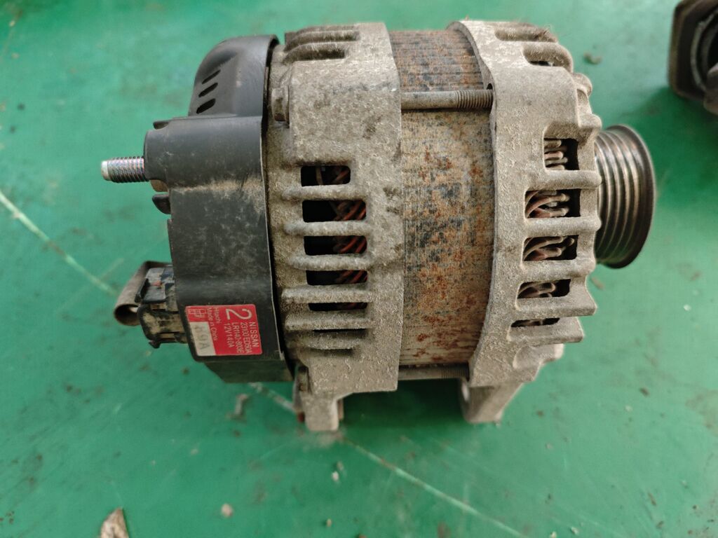 Генератор на Nissan Tiida C11 HR16DE 23100-ED50A