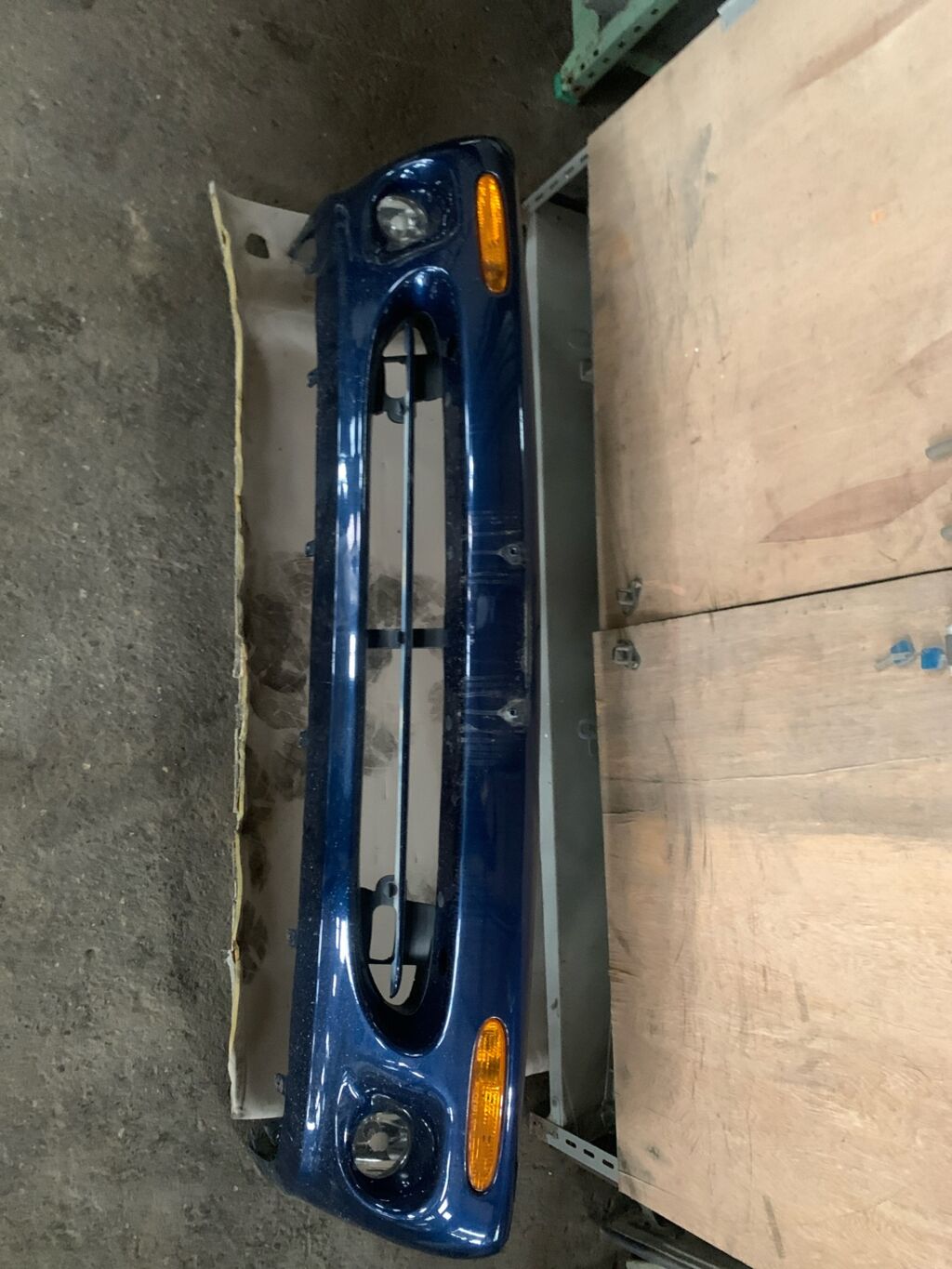 Бампер на Jaguar Xj X308 82996 км HNC6469AD, Переднее расположение