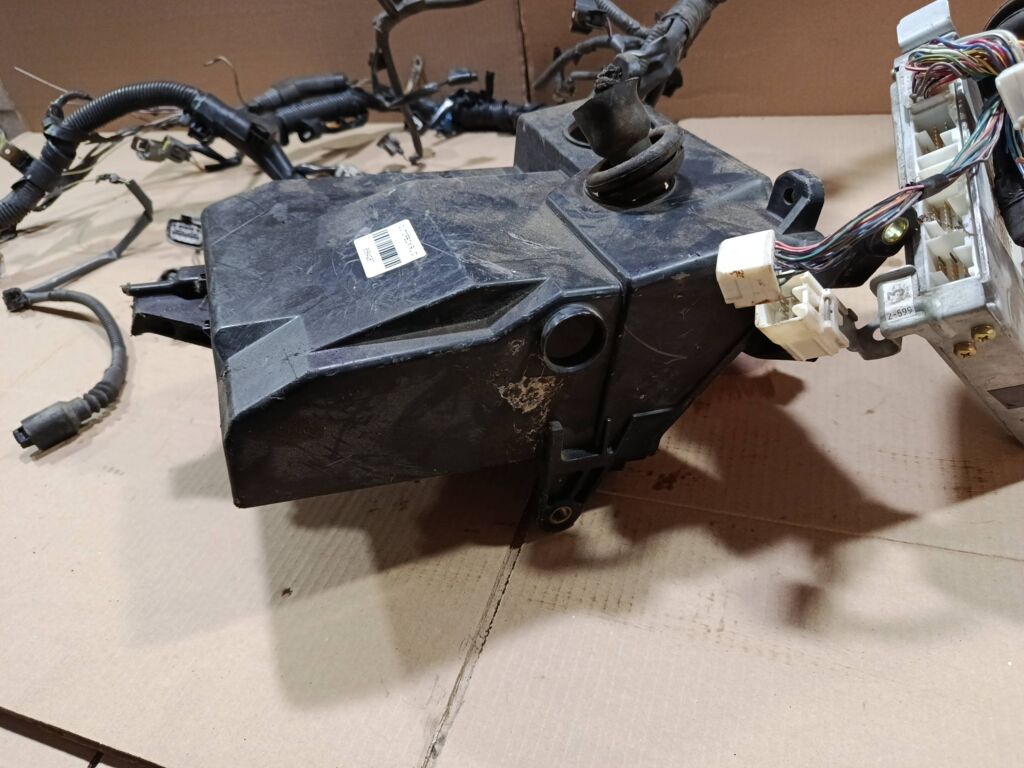 Блок EFI 89666-32010 на Toyota Vista ZZV50 1ZZ-FE Фото 3