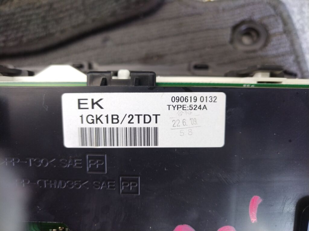 Спидометр на Nissan Serena CC25 MR20DE