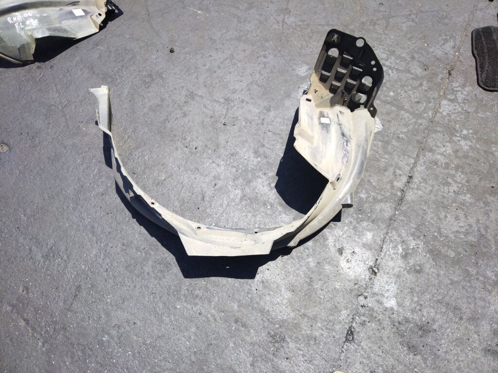 Подкрылок на Honda Stream RN6 R18A, Переднее Правое расположение