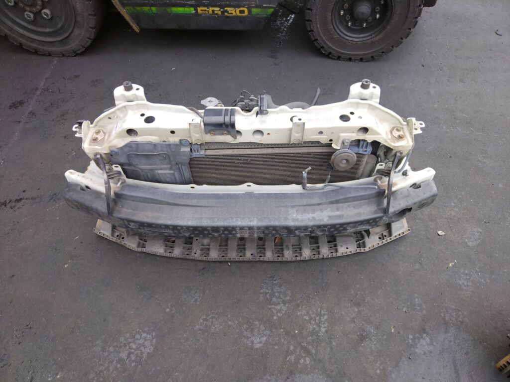 Телевизор на Toyota Ractis NCP120 1NZ-FE