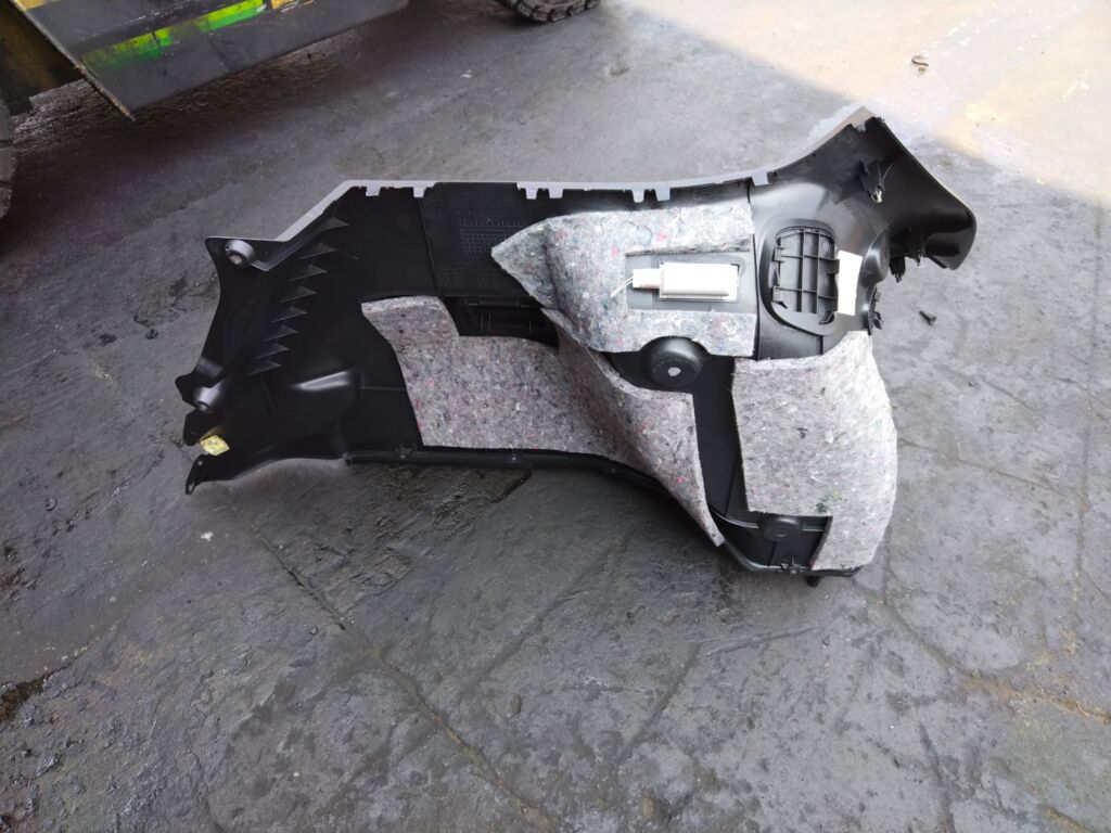 Обшивка багажника на Nissan Tiida C11 84951-ED00001, Заднее Левое расположение