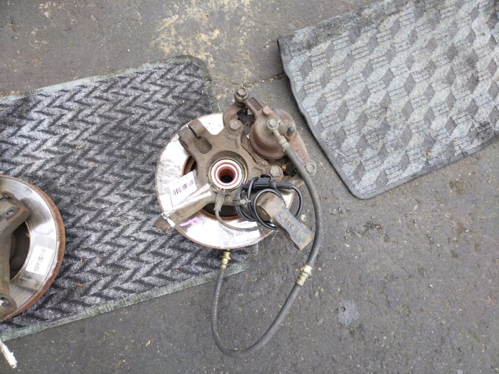 Ступица на Nissan March AK12 CR12DE, Переднее Правое расположение