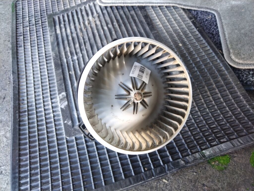 Мотор печки на Honda Mobilio GB1 79310-S0A-003  79310-S0A-305