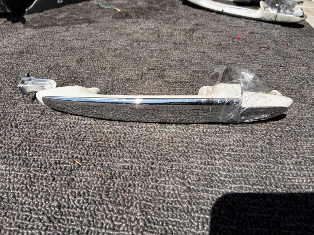 Ручка двери на Toyota Alphard ANH20W, Заднее расположение