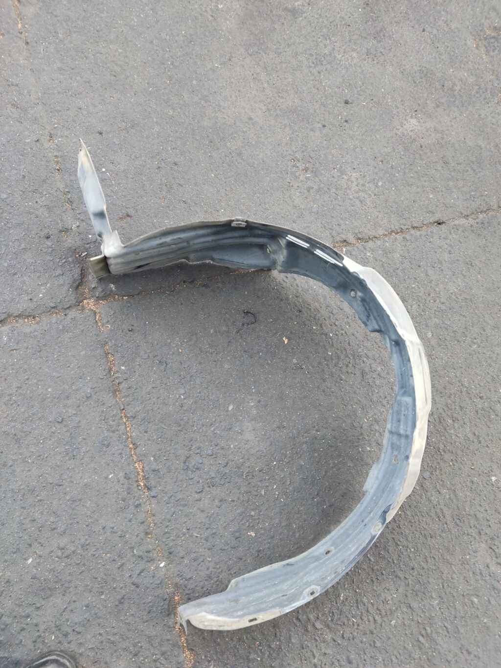 Подкрылок на Toyota Wish ZNE10G 1ZZ-FE 53876-68011  53876-68010  53876-68012, Переднее Левое расположение