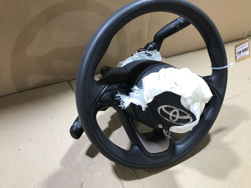 Руль на Toyota Yaris MXPH10 Фото 2