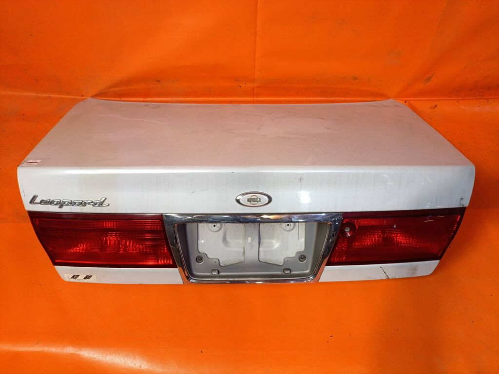 Крышка багажника на Nissan Leopard JHY33 226-63420