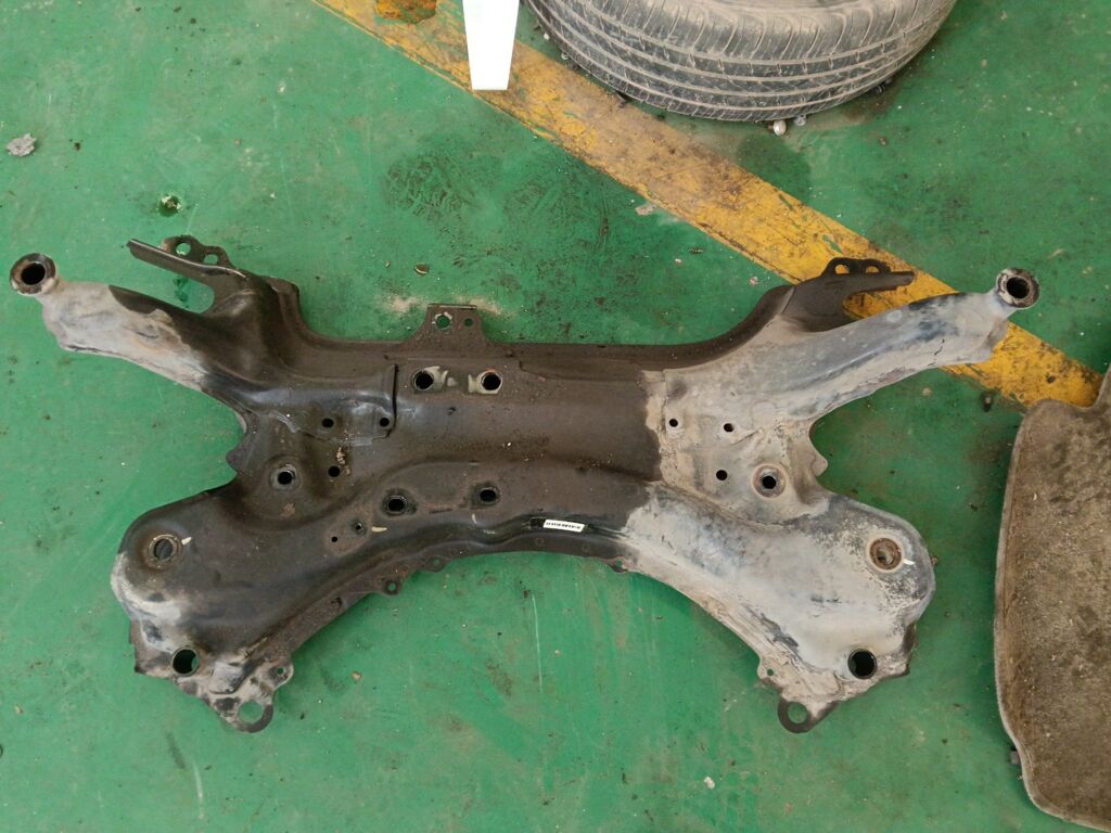 Балка под ДВС на Toyota Corolla ZRE151L 1ZR-FE, Переднее расположение