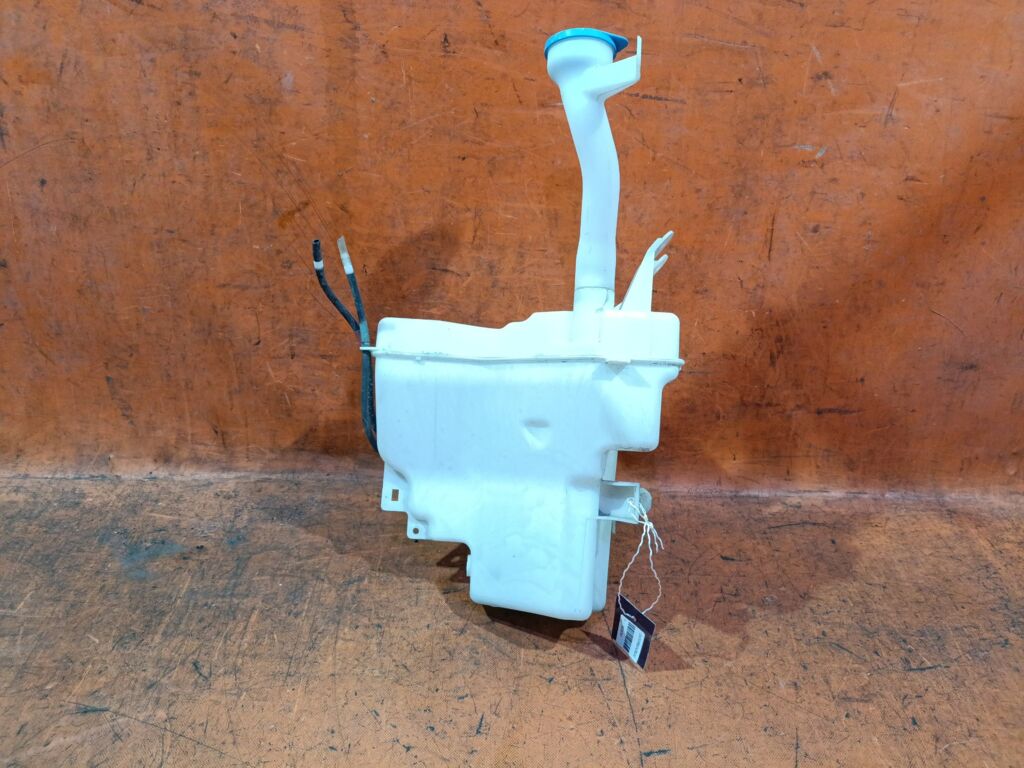 Бачок омывателя на Suzuki Escudo TDA4W 38450-65J00
