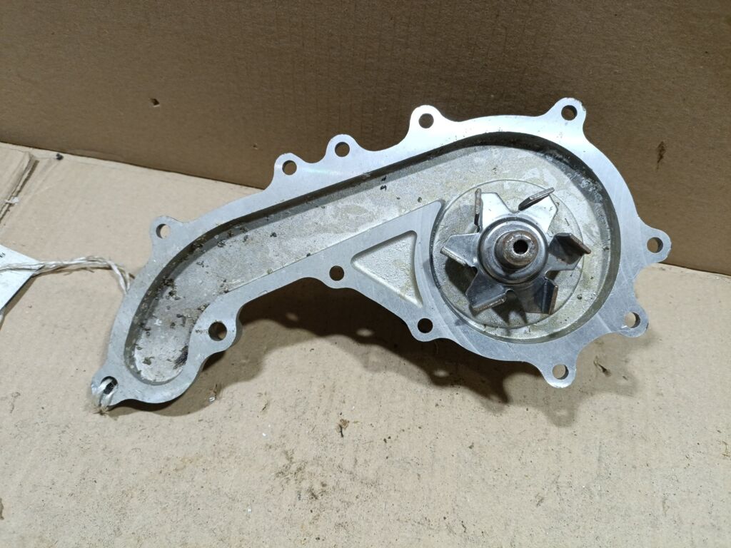 Помпа 16100-79155, 16100-79265, 16100-79455 на Toyota Hiace RZH100G 1RZ-E Фото 4