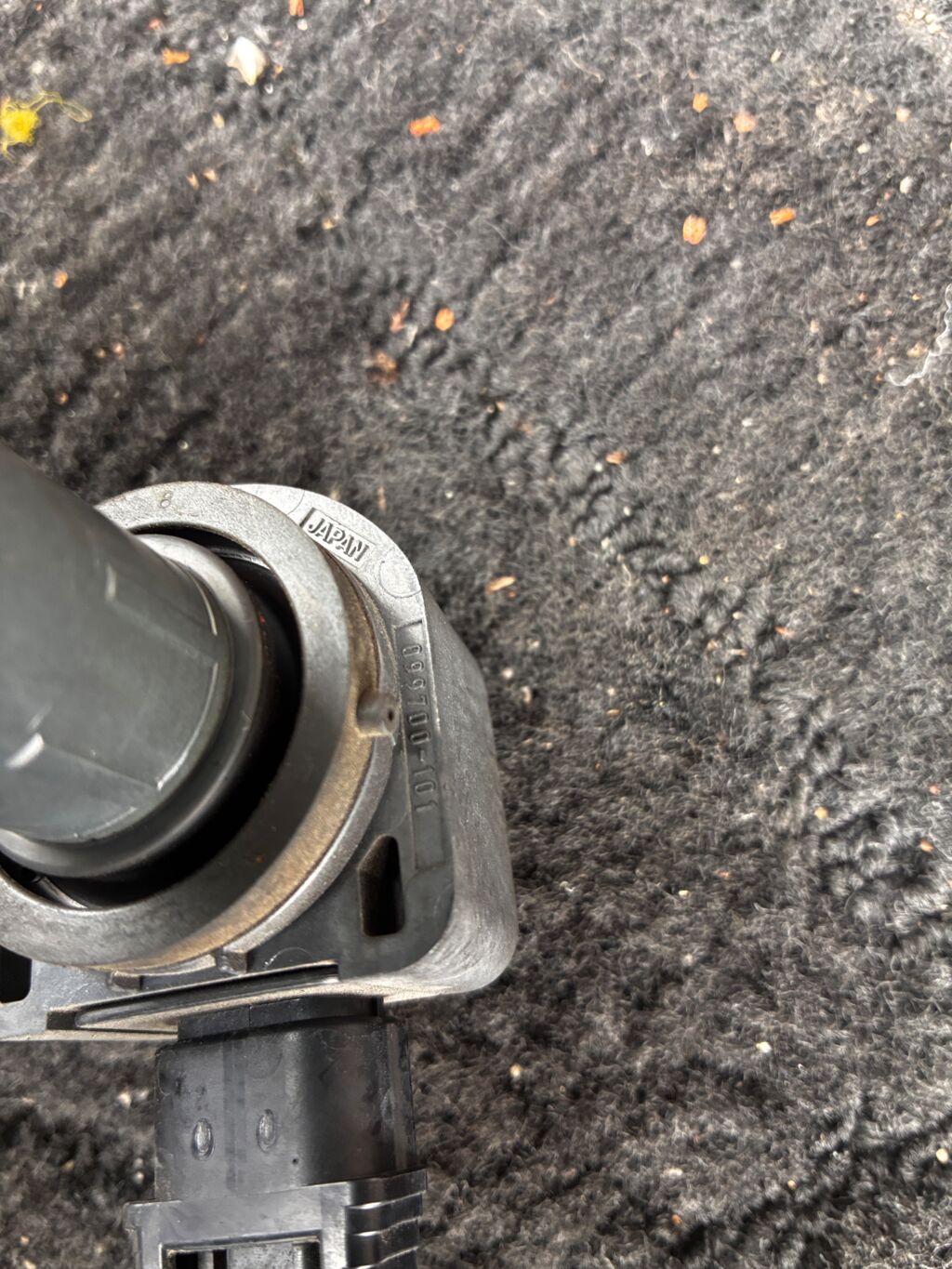 Катушка зажигания на Honda Stepwgn RK1 R20A