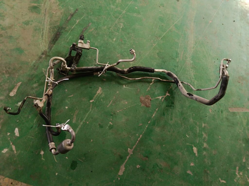 Шланг кондиционера на Toyota Camry ACV40 2AZ-FE