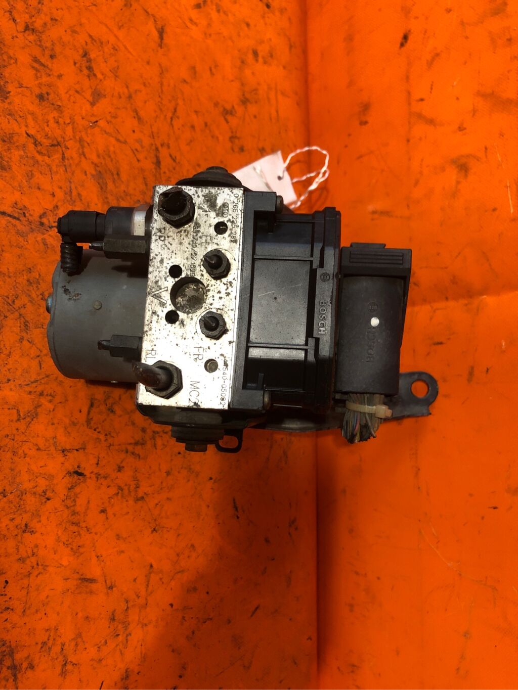 Блок ABS на Toyota Avensis Wagon AZT250W 1AZ-FSE