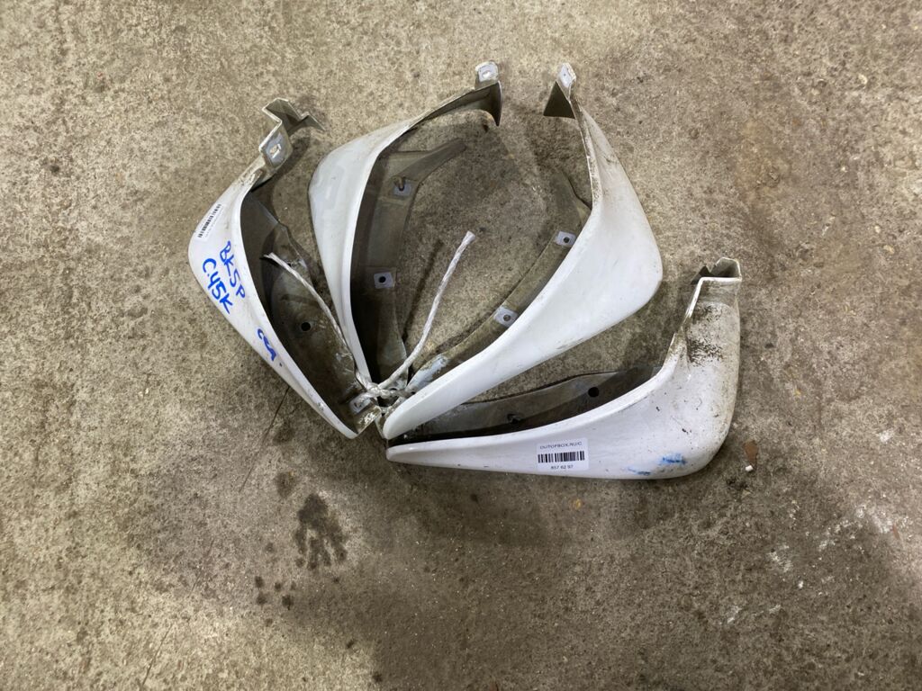 Брызговик на Mazda Axela BK5P