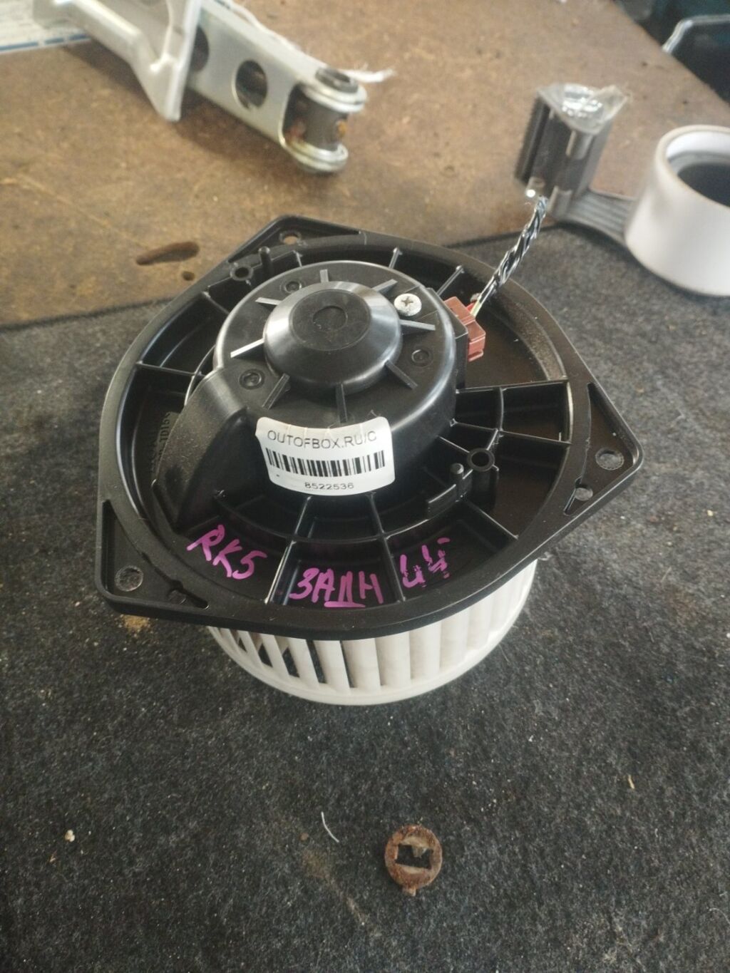 Мотор печки на Honda Stepwgn RK5